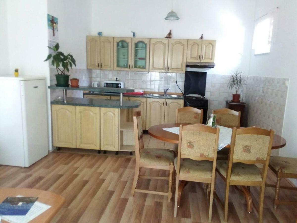 Apartment Zoki 1 Сень Экстерьер фото